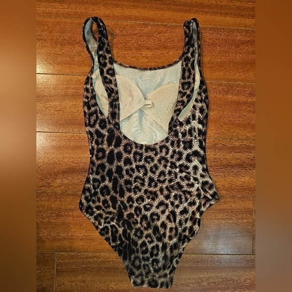 Shreanu Activity Swimsuit - Picture 7 of 16